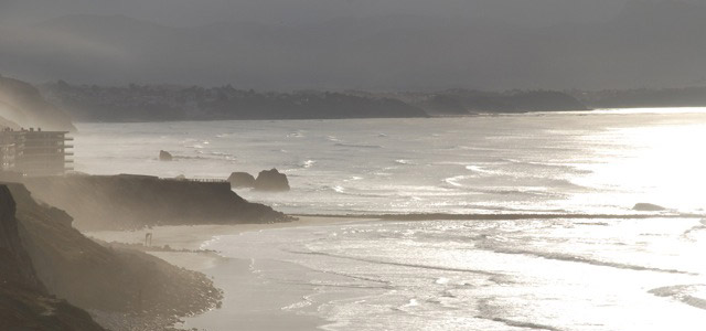 Côte basque sous les embruns
